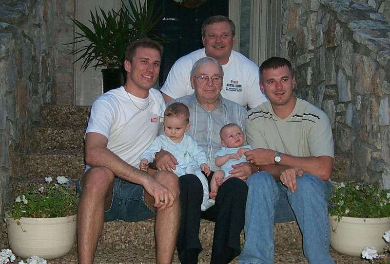 Gramphi Remembered/800x600_2000-04-27-1388-Hildebrand-4-Generations-Vale-Chance.JPG